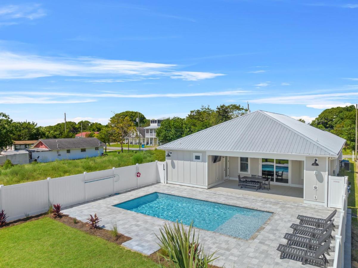 Brand New Home With In-Ground Pool, Four Houses From Beautiful Laguna Beach パナマシティービーチ エクステリア 写真