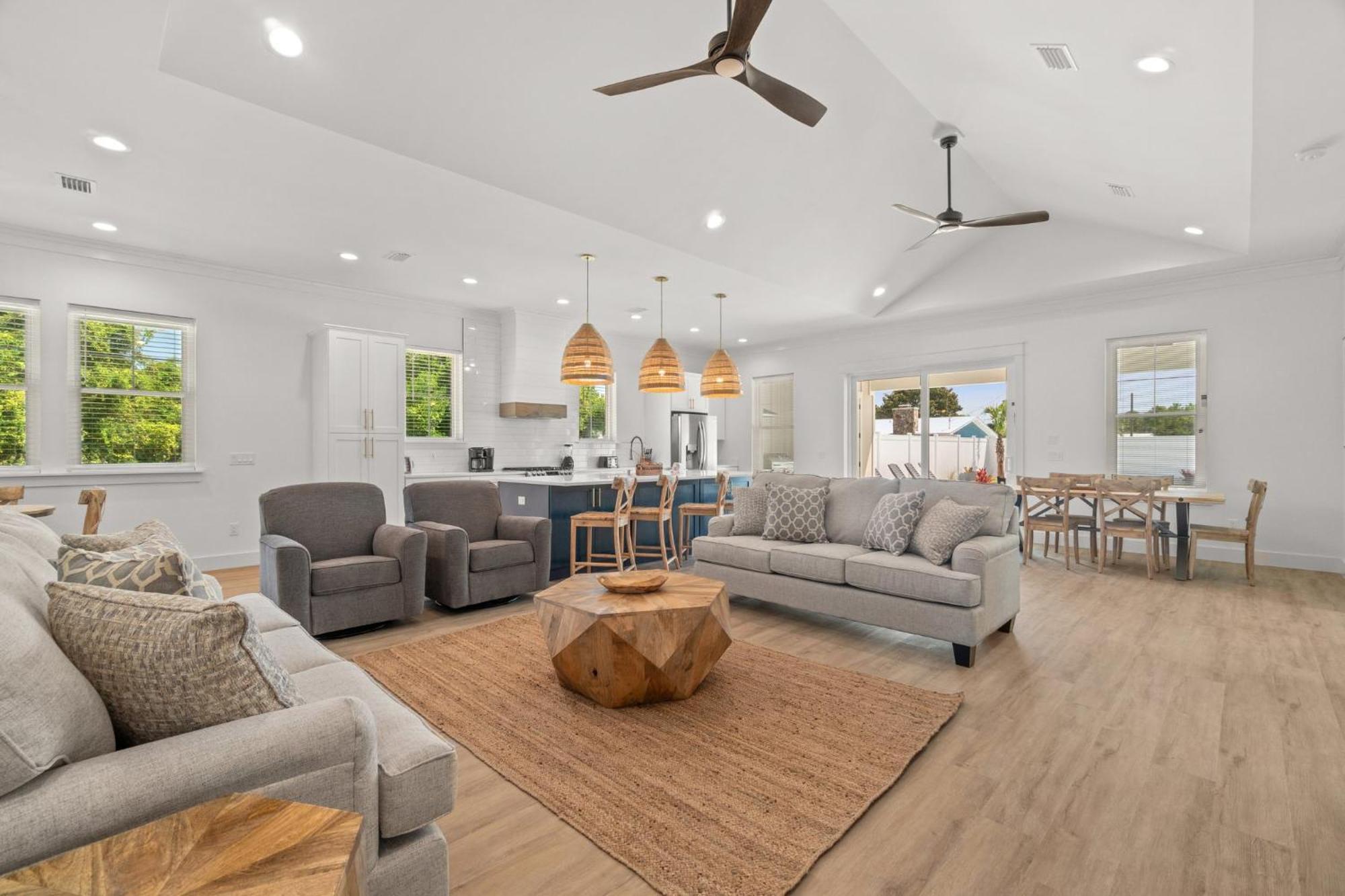 Brand New Home With In-Ground Pool, Four Houses From Beautiful Laguna Beach パナマシティービーチ エクステリア 写真